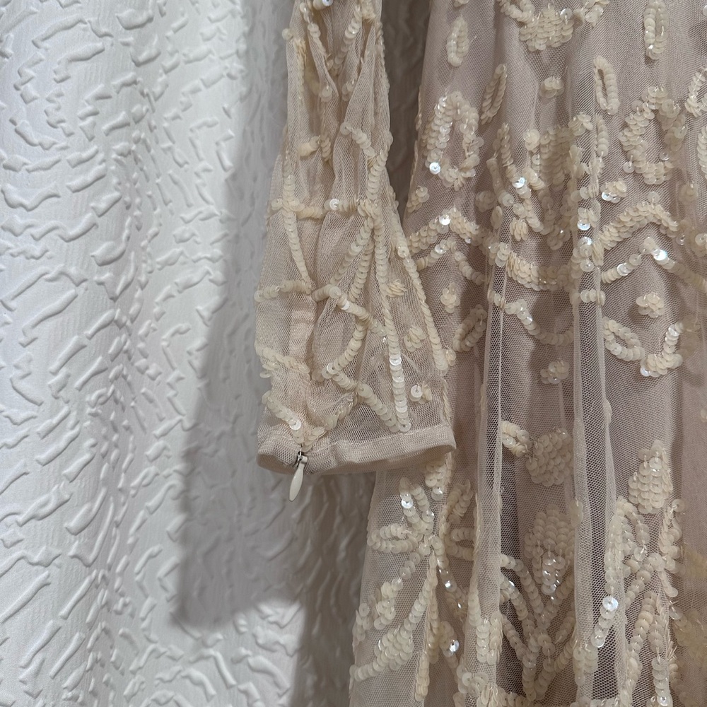 Nude Sequined Illusion Tiered High Neck Long Sleeve Midi Dress Size 6 - Picture 4 of 15